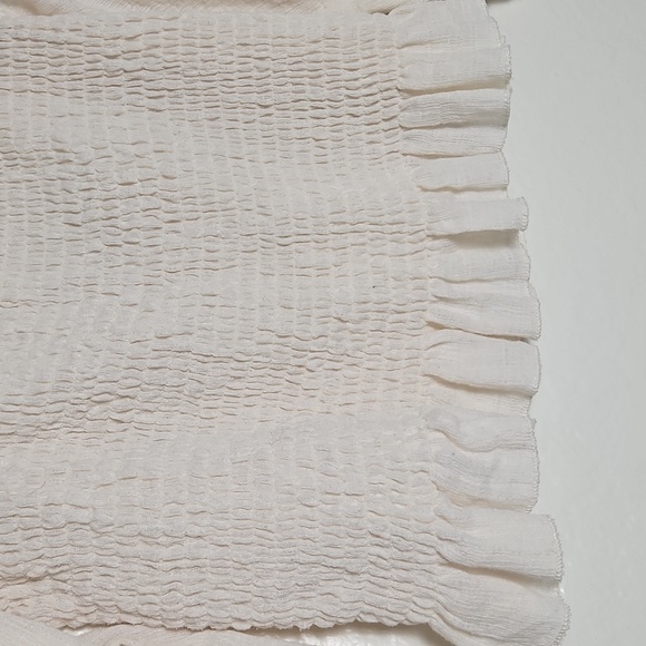 Chic Women's Cream Blouse with Smocked Bodice - Picture 3 of 5